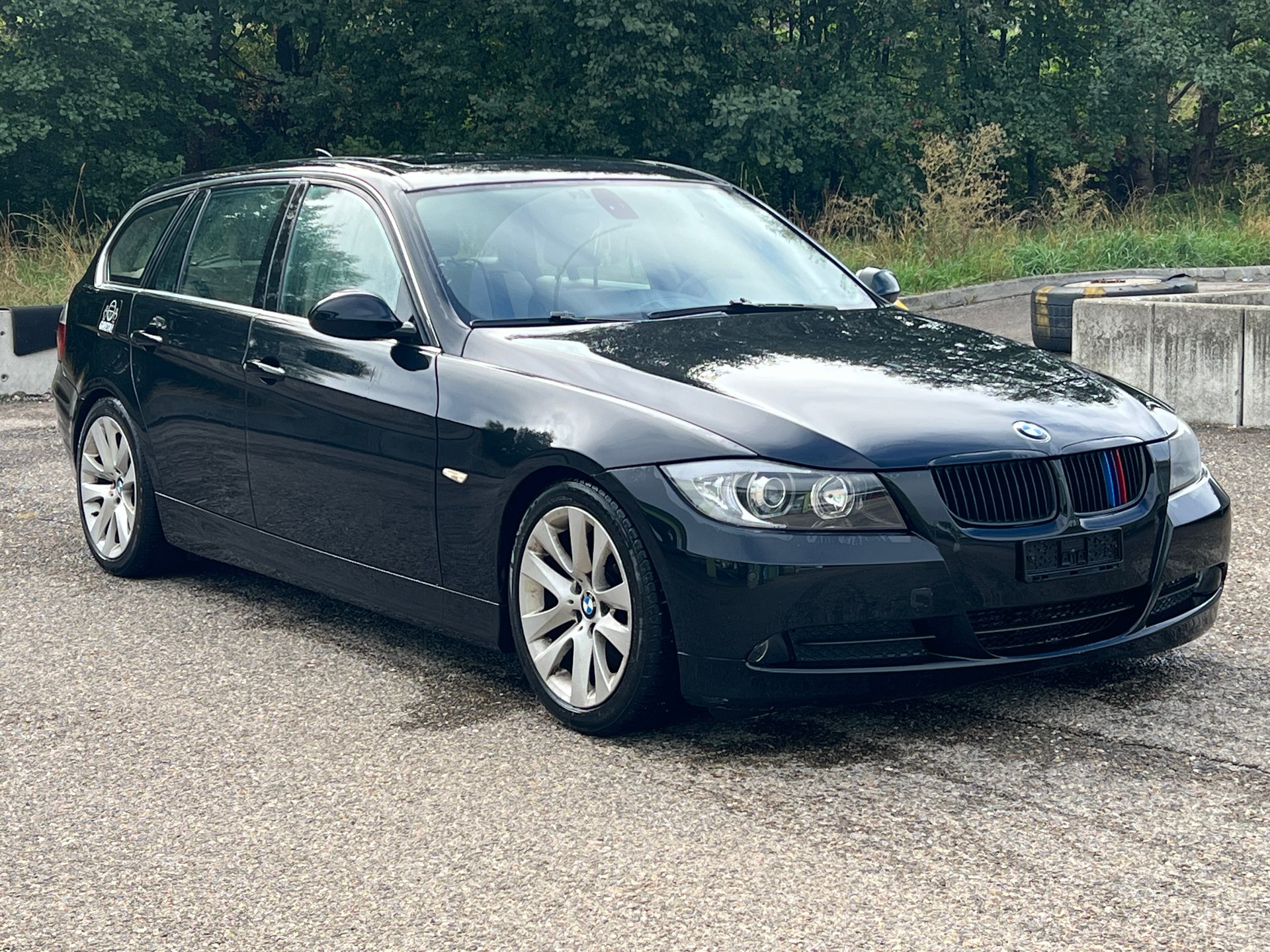 BMW 325d Touring-image-2