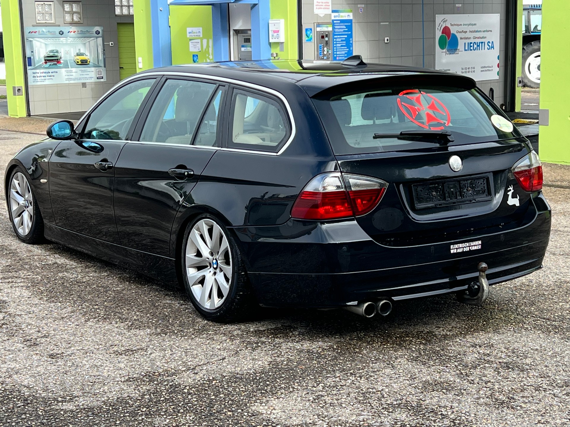 BMW 325d Touring-image-5