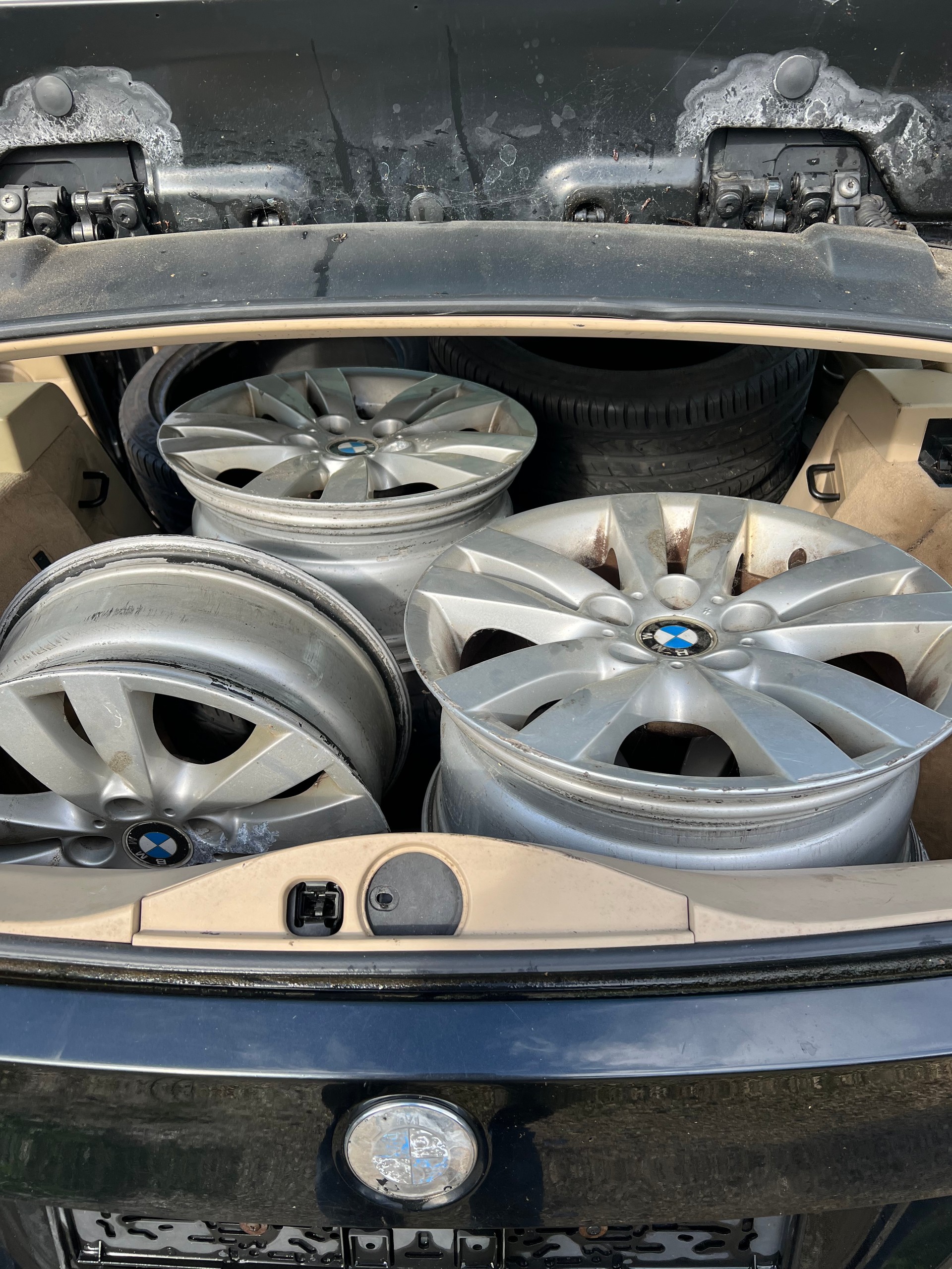 BMW 325d Touring-image-10