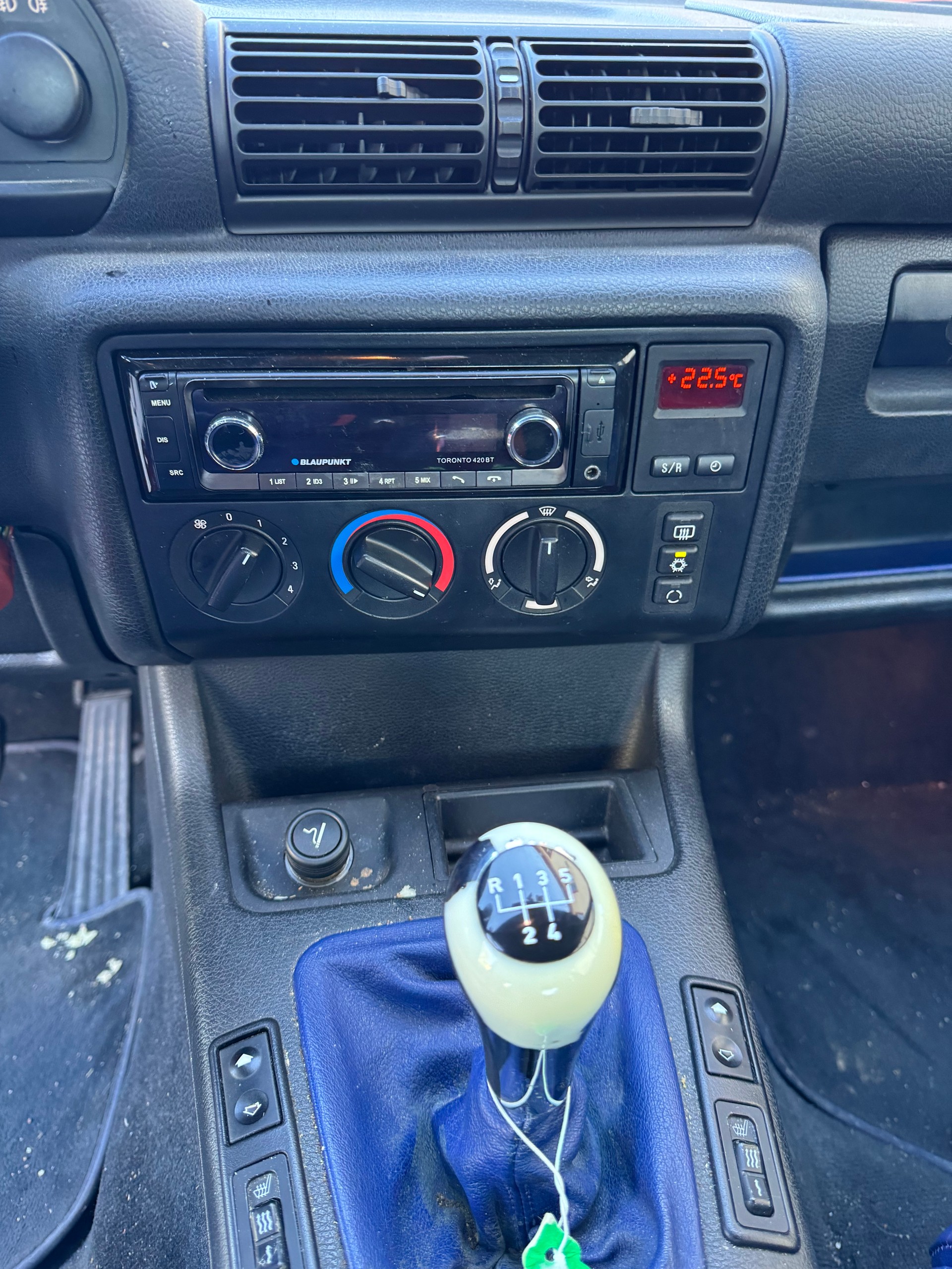 BMW 323ti Compact Sport-image-6