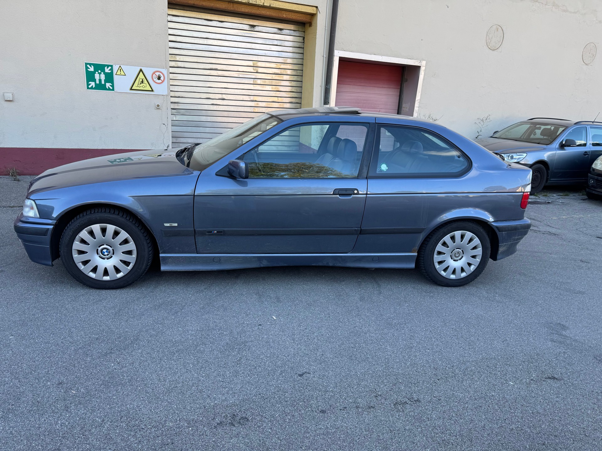 BMW 323ti Compact Sport-image-5