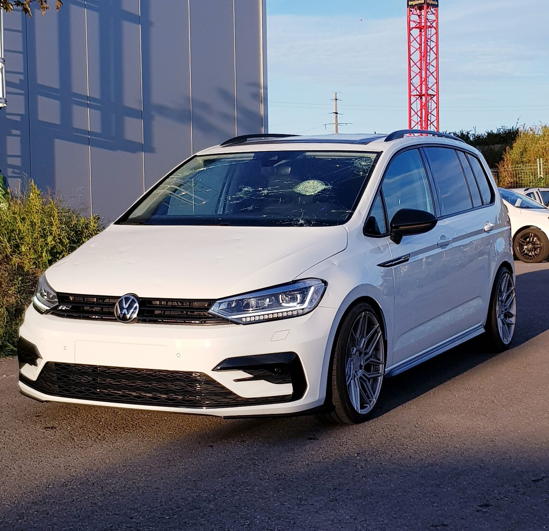 VW Touran 1.5 TSI Highline DSG 7 Sitze-image-0