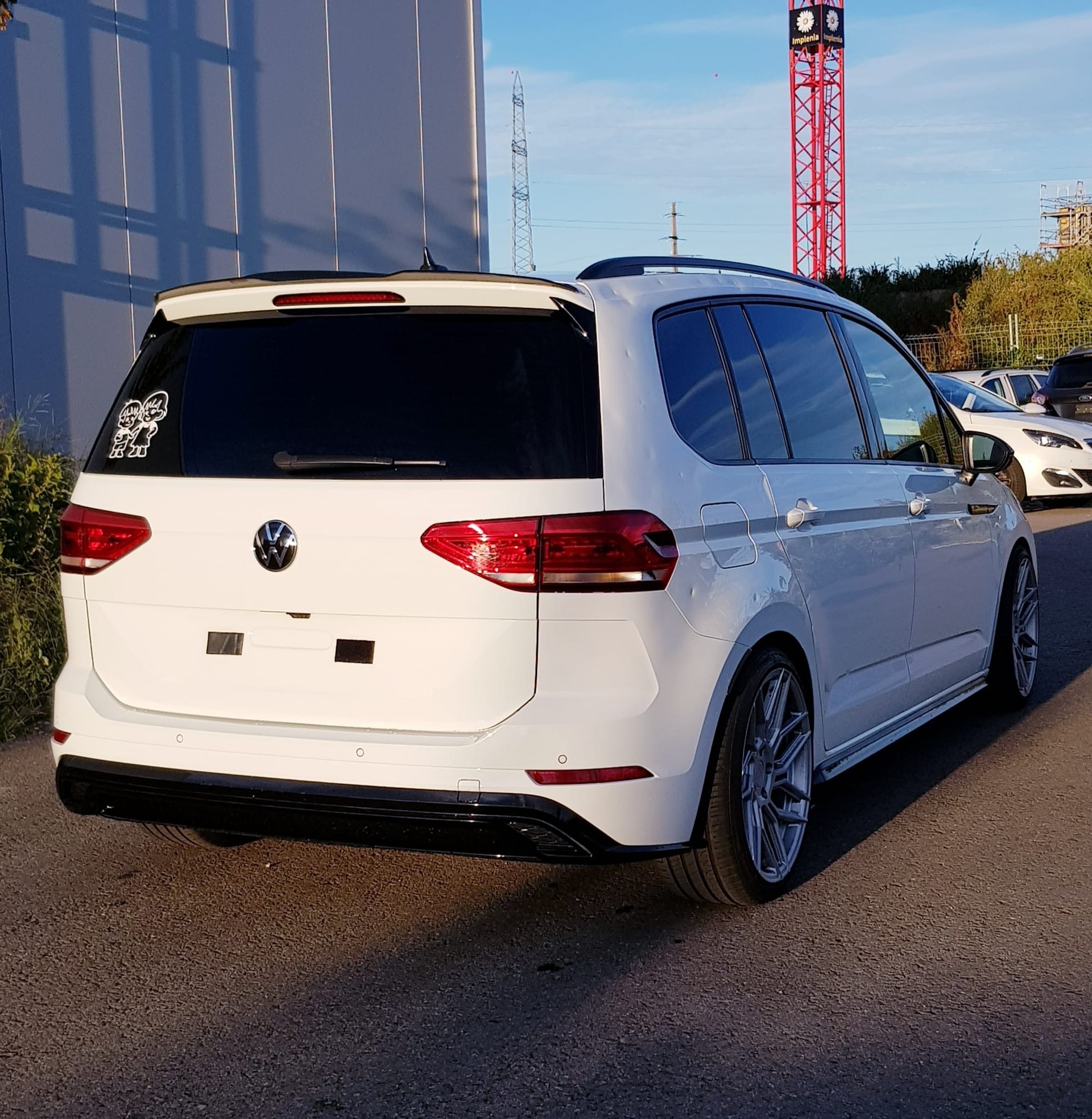 VW Touran 1.5 TSI Highline DSG 7 Sitze-image-3