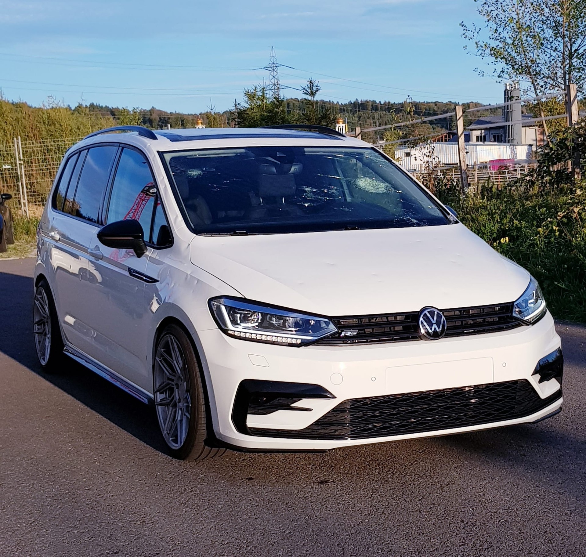 VW Touran 1.5 TSI Highline DSG 7 Sitze-image-1