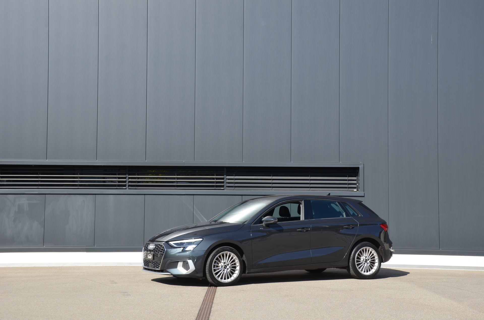 AUDI A3 Sportback 30 TFSI advanced S-tronic-image-1