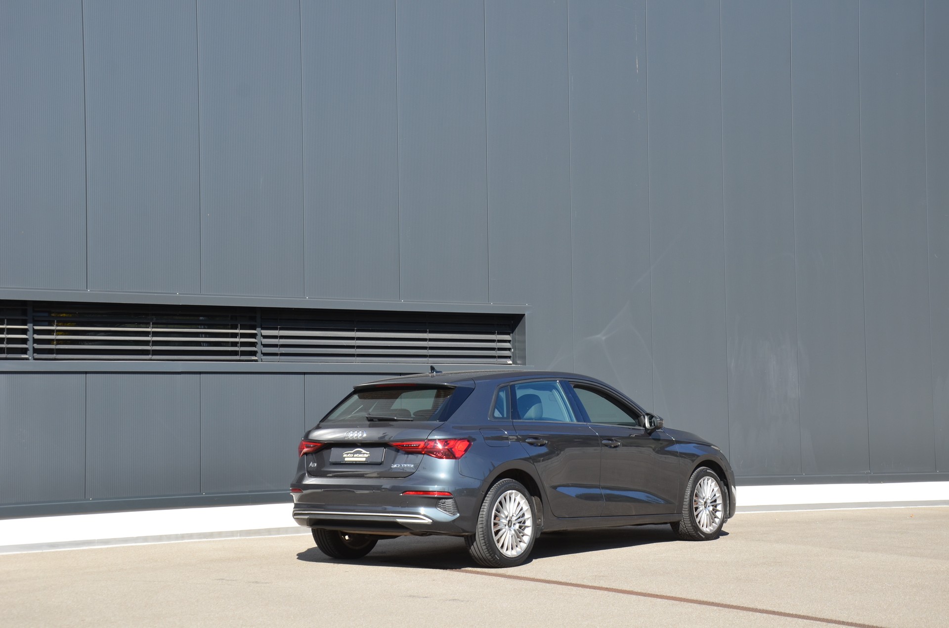 AUDI A3 Sportback 30 TFSI advanced S-tronic-image-2