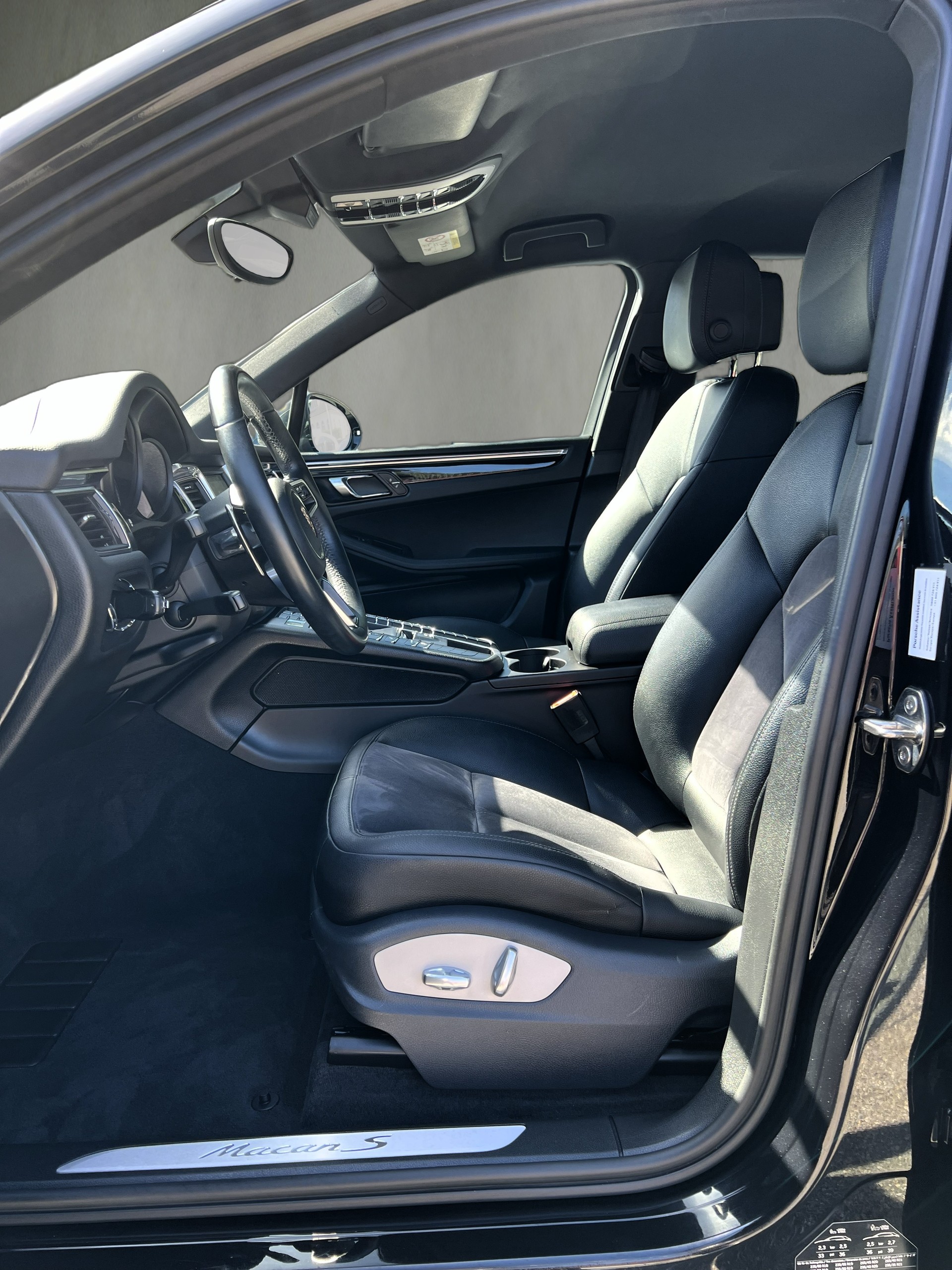 PORSCHE Macan S PDK-image-16