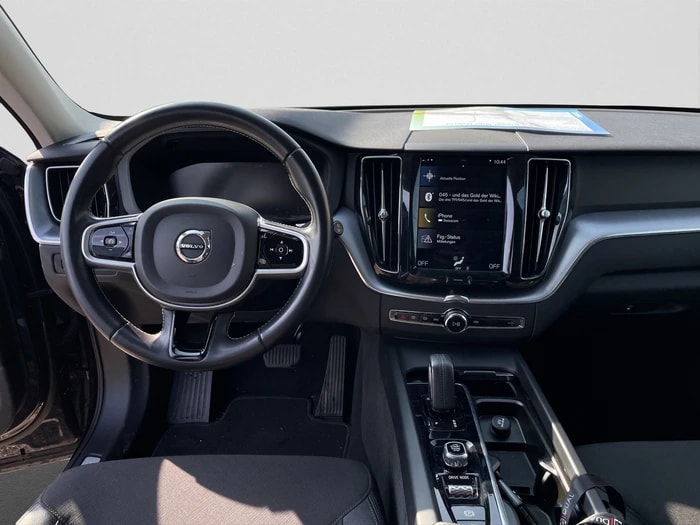 VOLVO XC60 B4 Diesel Mild Hybrid AWD Momentum Geartronic-image-8