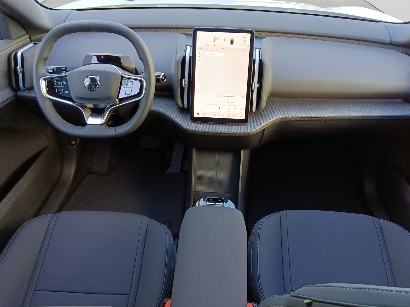 VOLVO EX30 E60 Twin Ultra Performance Xcentric Black Edition-image-6