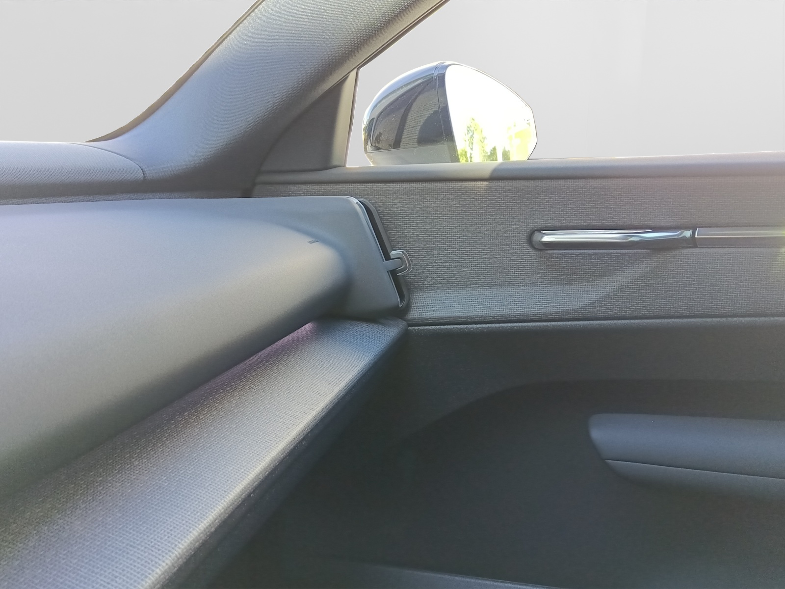 VOLVO EX30 E60 Twin Ultra Performance Xcentric Black Edition-image-11