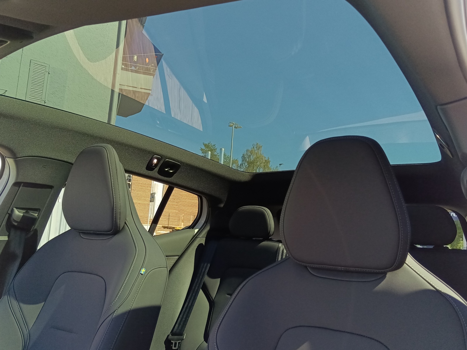 VOLVO EX30 E60 Twin Ultra Performance Xcentric Black Edition-image-12