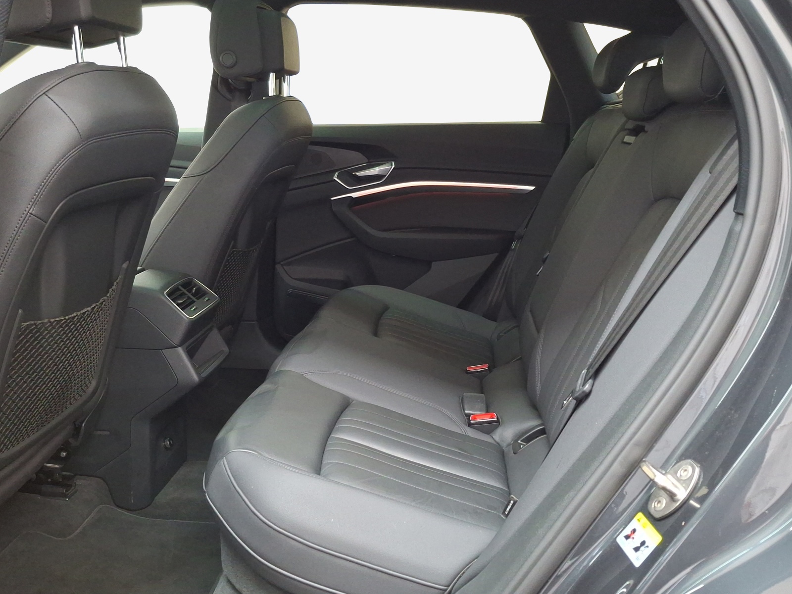 AUDI e-tron 55 Advanced quattro-image-12
