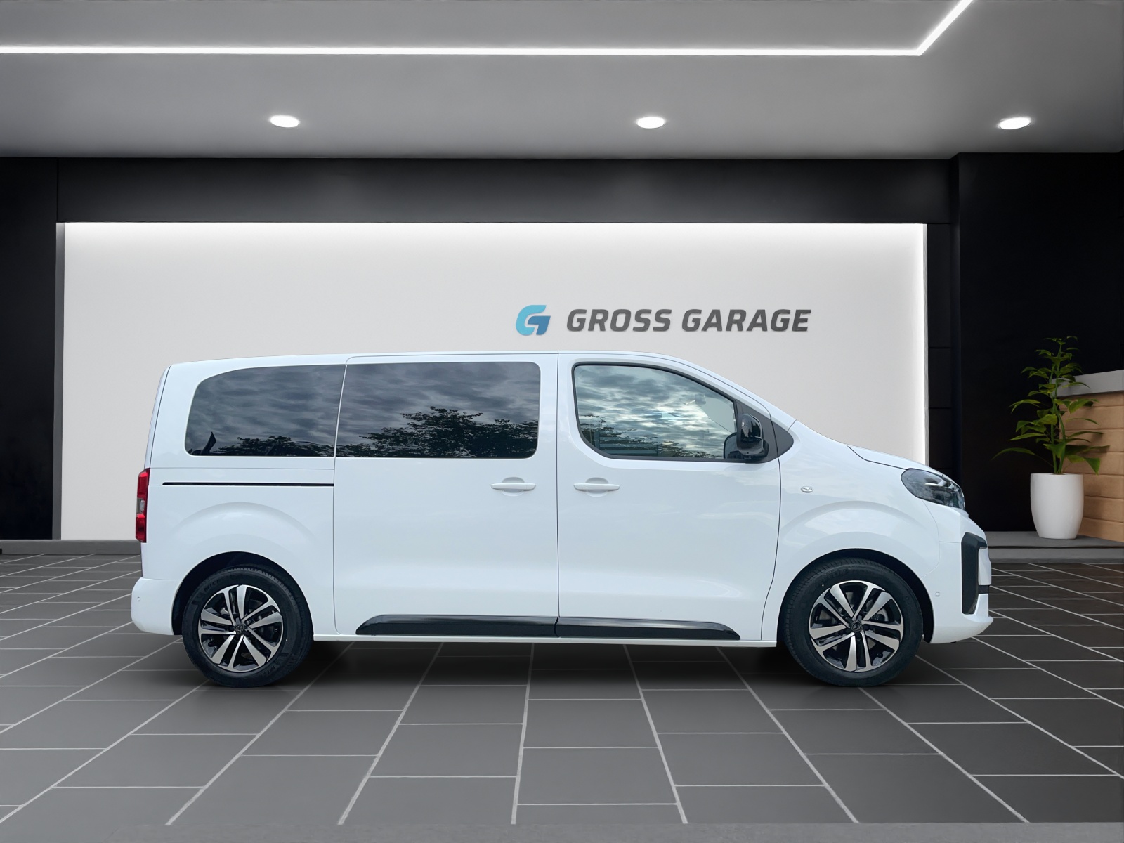 PEUGEOT Traveller NEW Business VIP Stand.-image-2