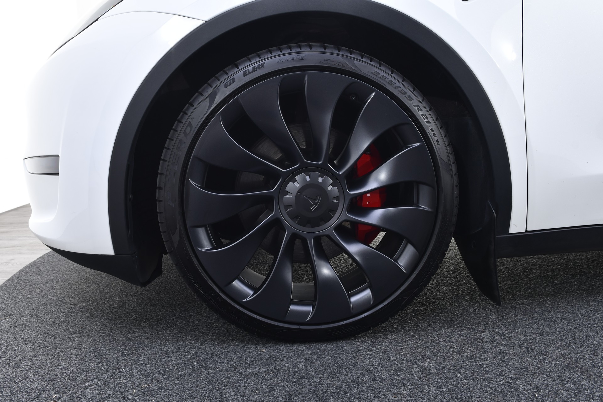 TESLA Model Y Performance-image-21