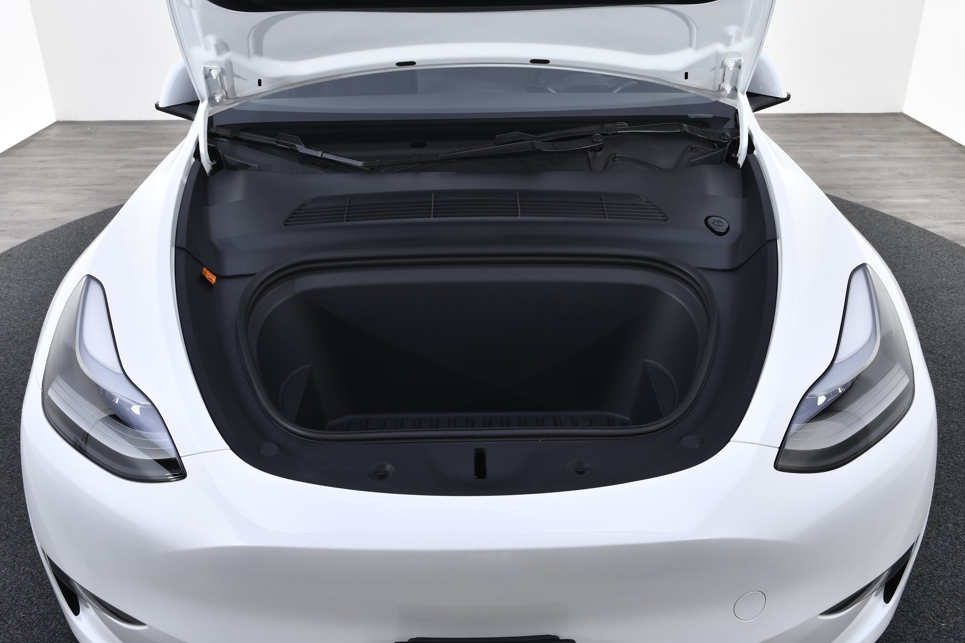TESLA Model Y Performance-image-23