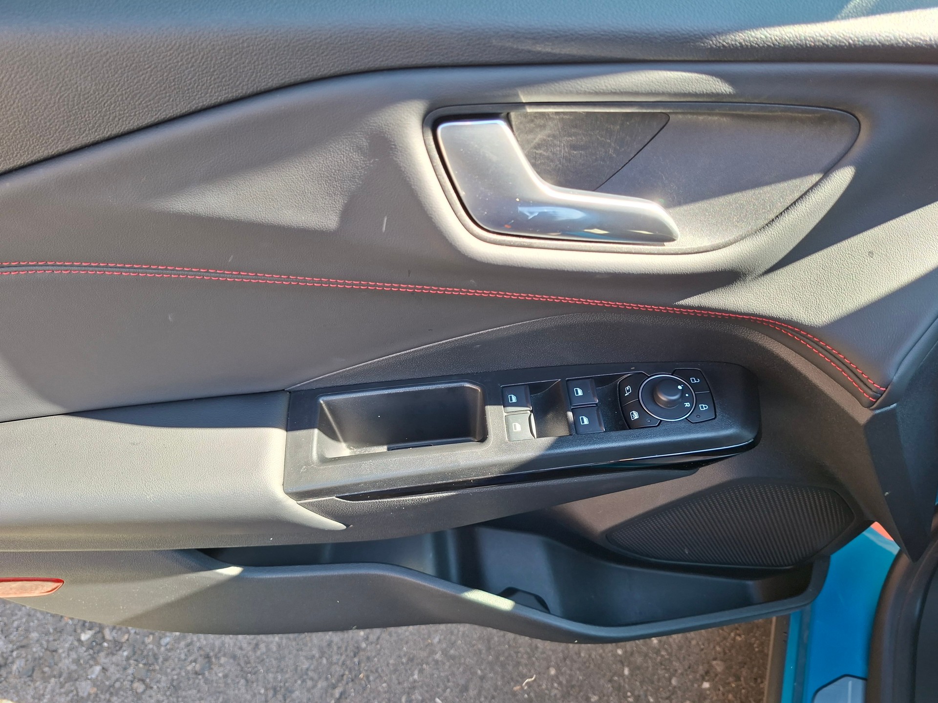 FORD Puma 1.0 MHEV ST-Line X Automat-image-22