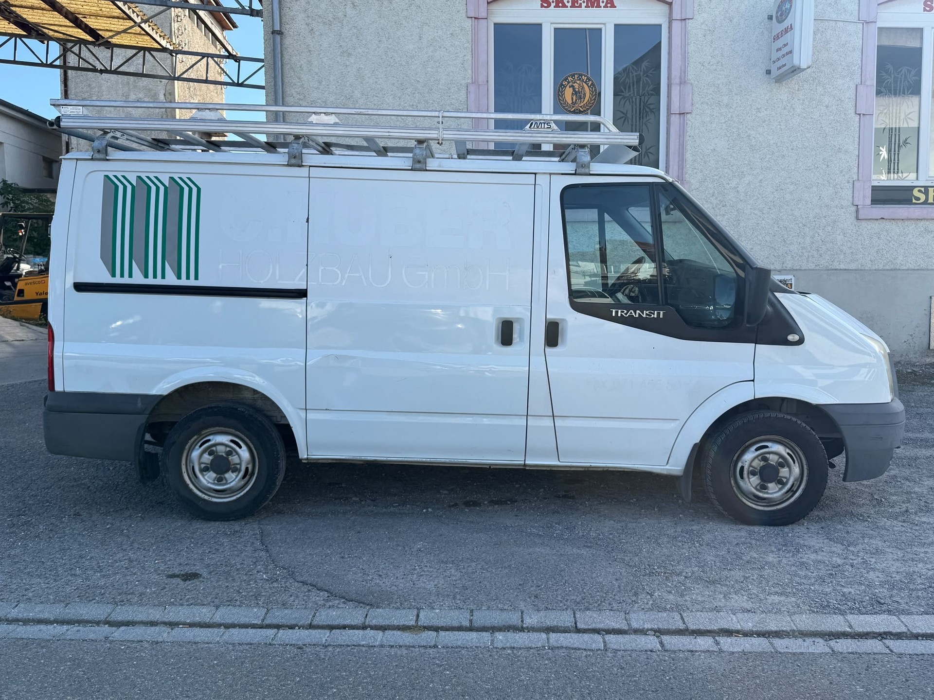 FORD Transit Van 260S Level 2-image-1