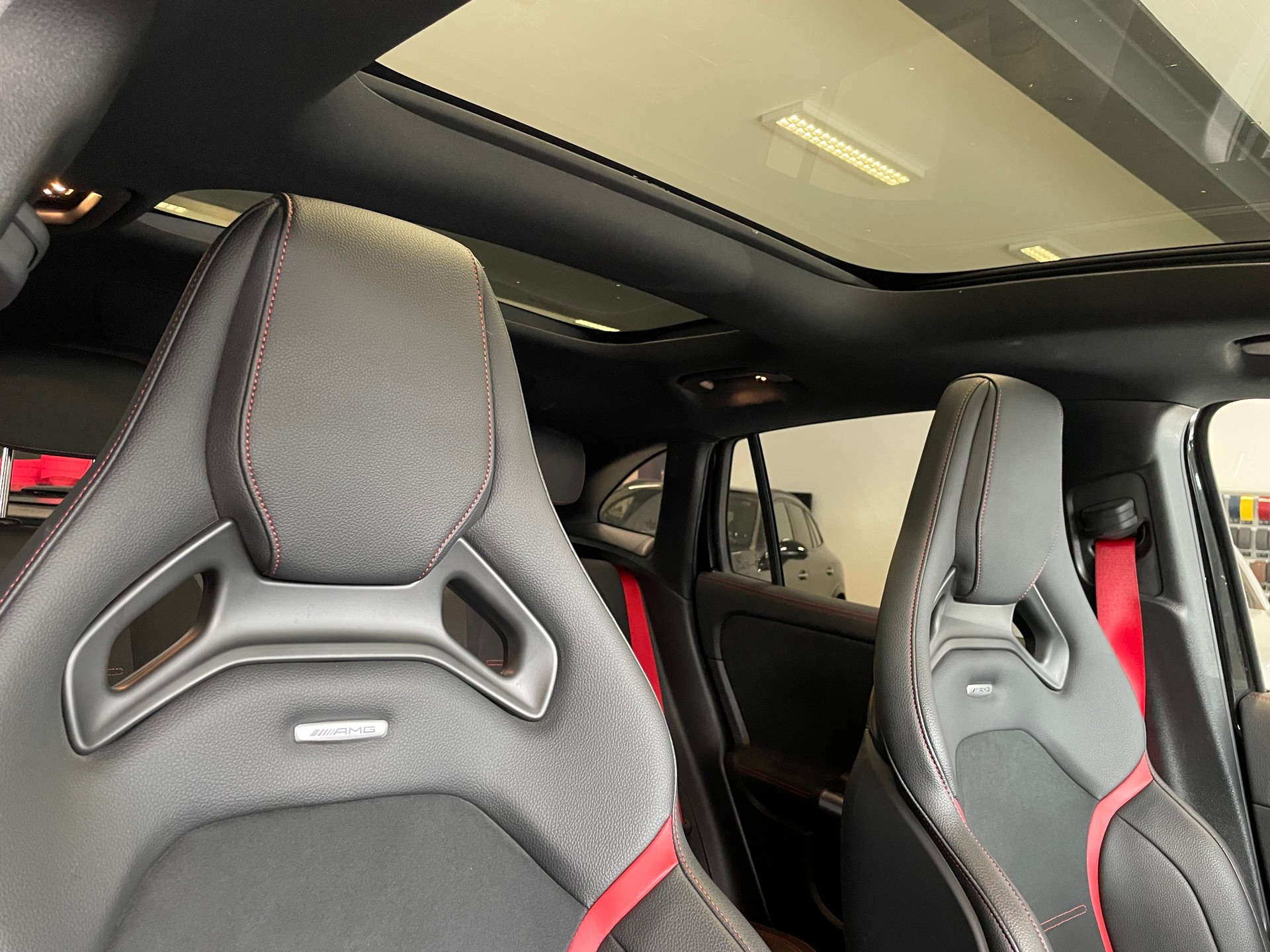 MERCEDES-BENZ GLA AMG 45 S 4Matic+ 8G-DCT-image-24