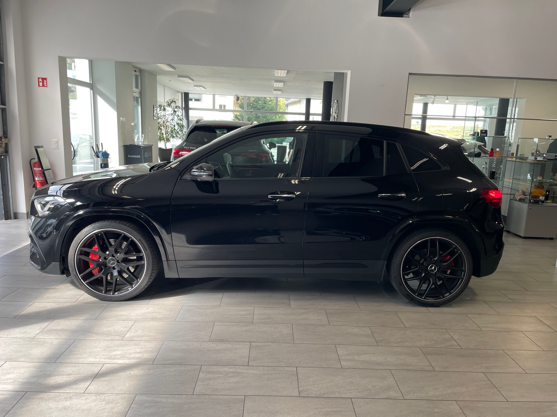 MERCEDES-BENZ GLA AMG 45 S 4Matic+ 8G-DCT-image-3