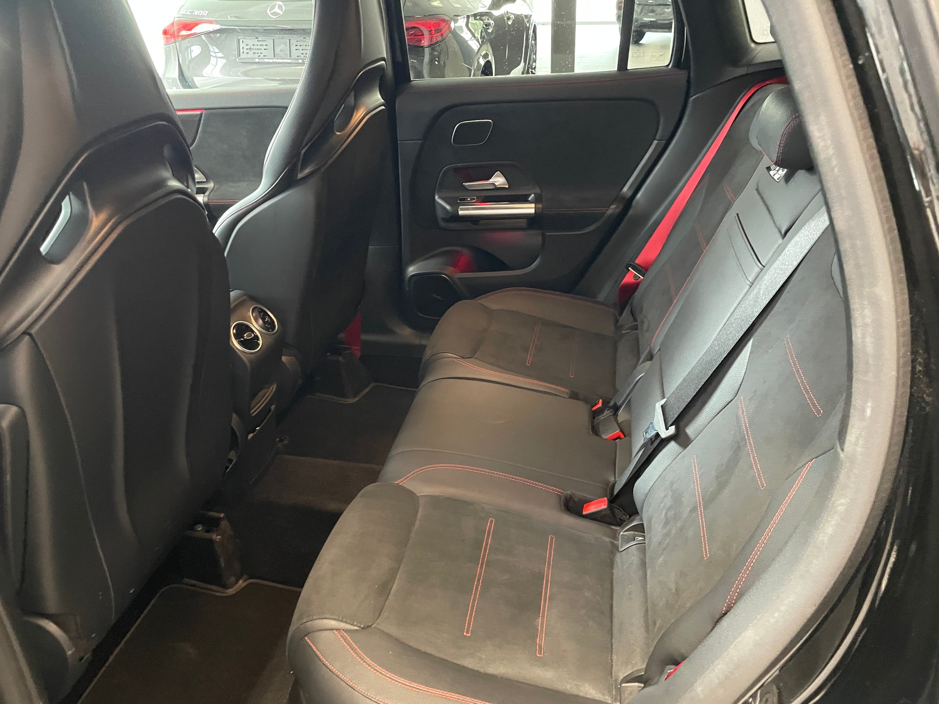 MERCEDES-BENZ GLA AMG 45 S 4Matic+ 8G-DCT-image-12