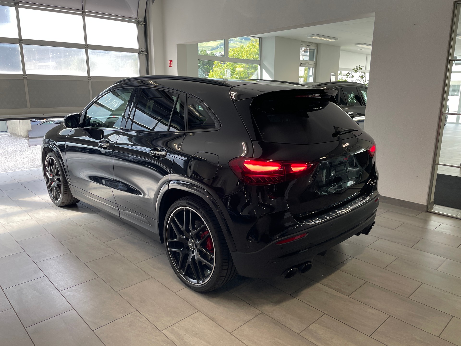 MERCEDES-BENZ GLA AMG 45 S 4Matic+ 8G-DCT-image-4