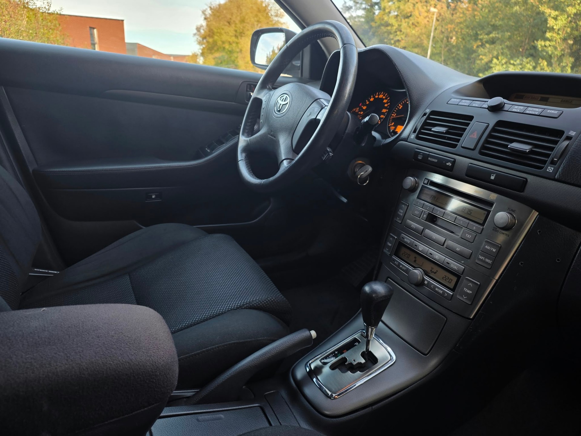 TOYOTA Avensis 2.0 VVT-i Sportswagon Automat-image-8