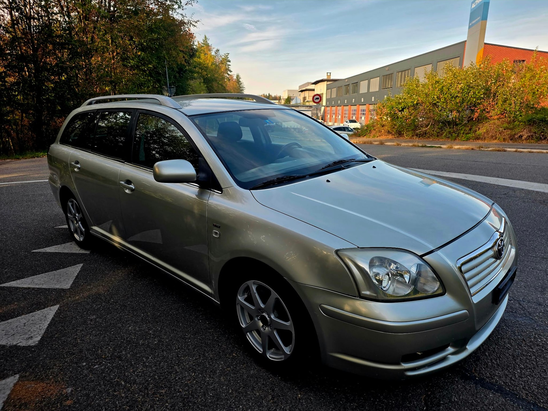 TOYOTA Avensis 2.0 VVT-i Sportswagon Automat-image-6