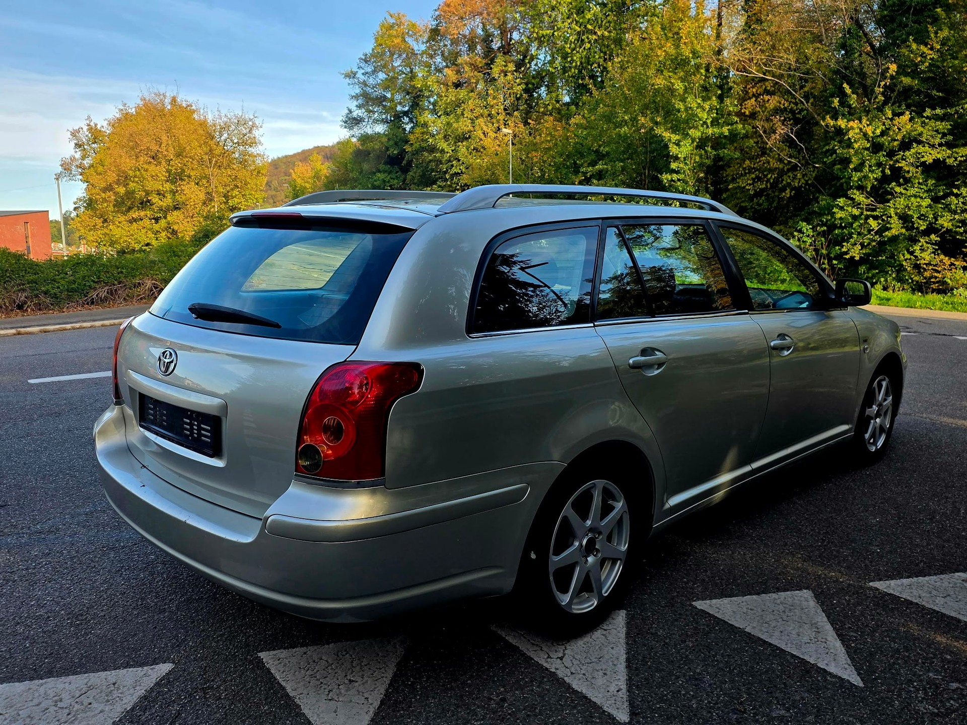 TOYOTA Avensis 2.0 VVT-i Sportswagon Automat-image-5