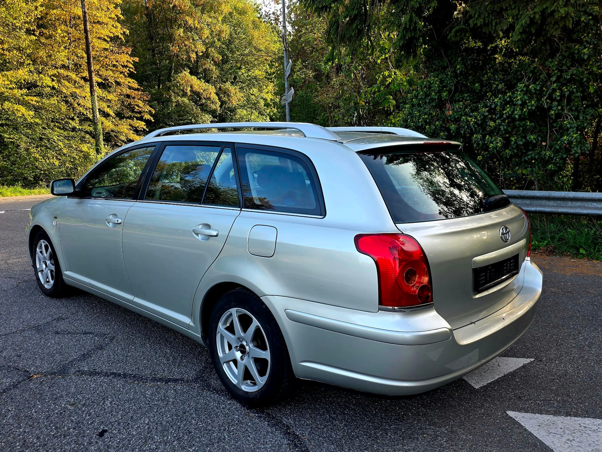 TOYOTA Avensis 2.0 VVT-i Sportswagon Automat-image-3