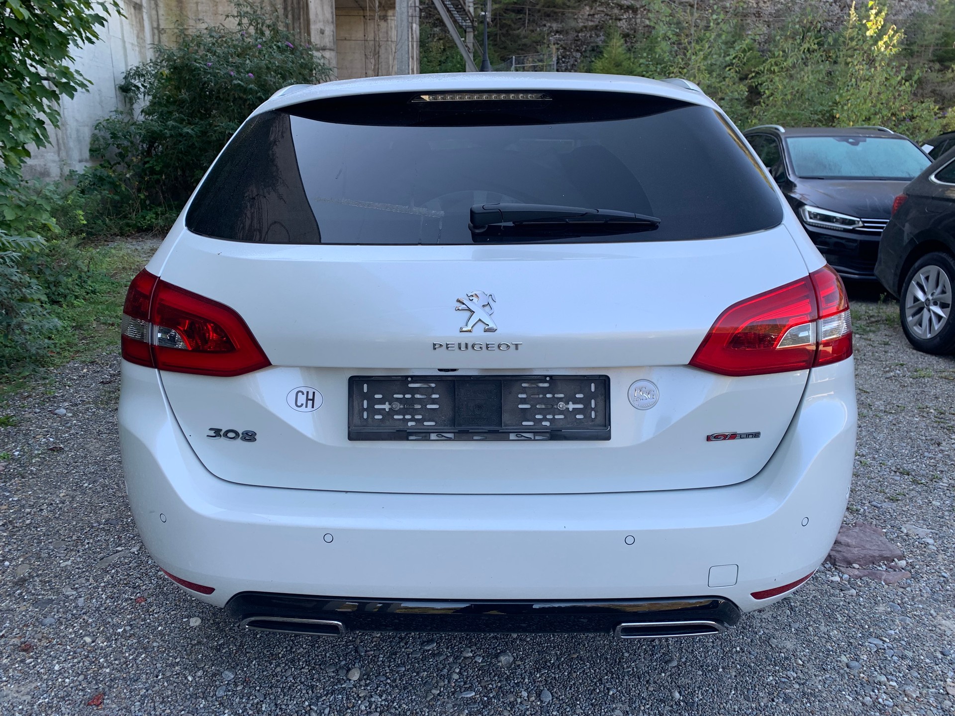 PEUGEOT 1.2 THP 131 ps GT-Line-image-4