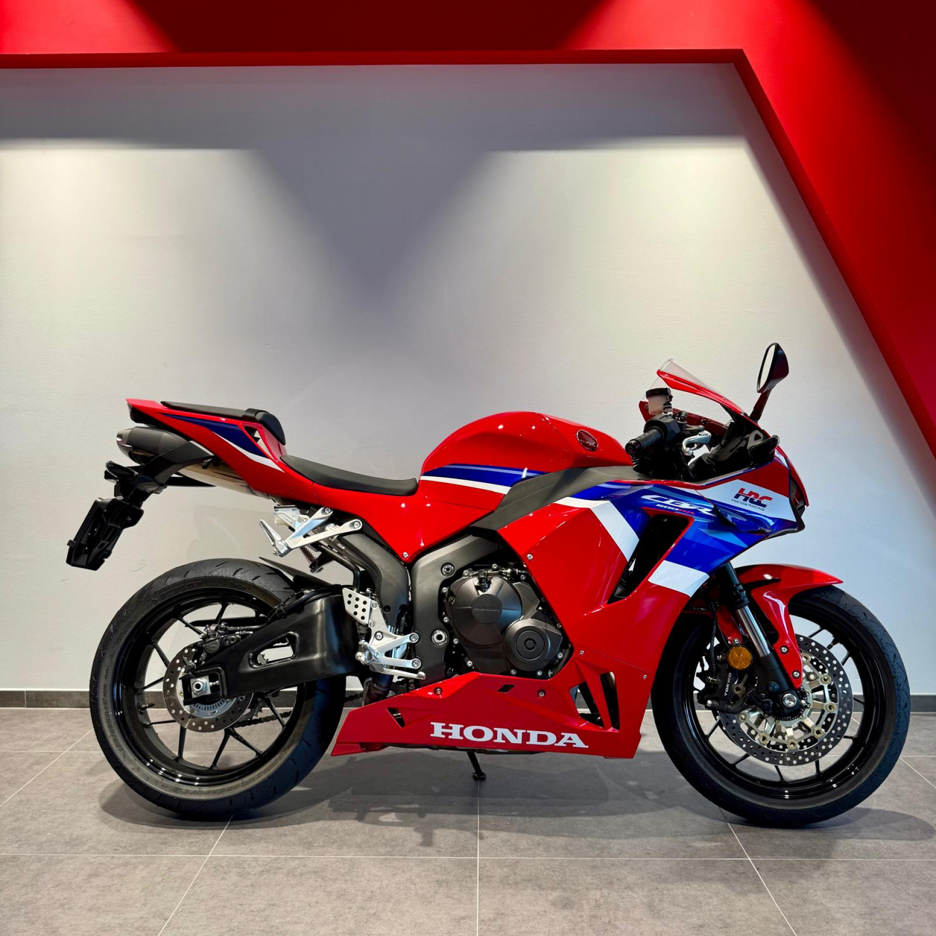 HONDA CBR 600 RR-showroom-element-1