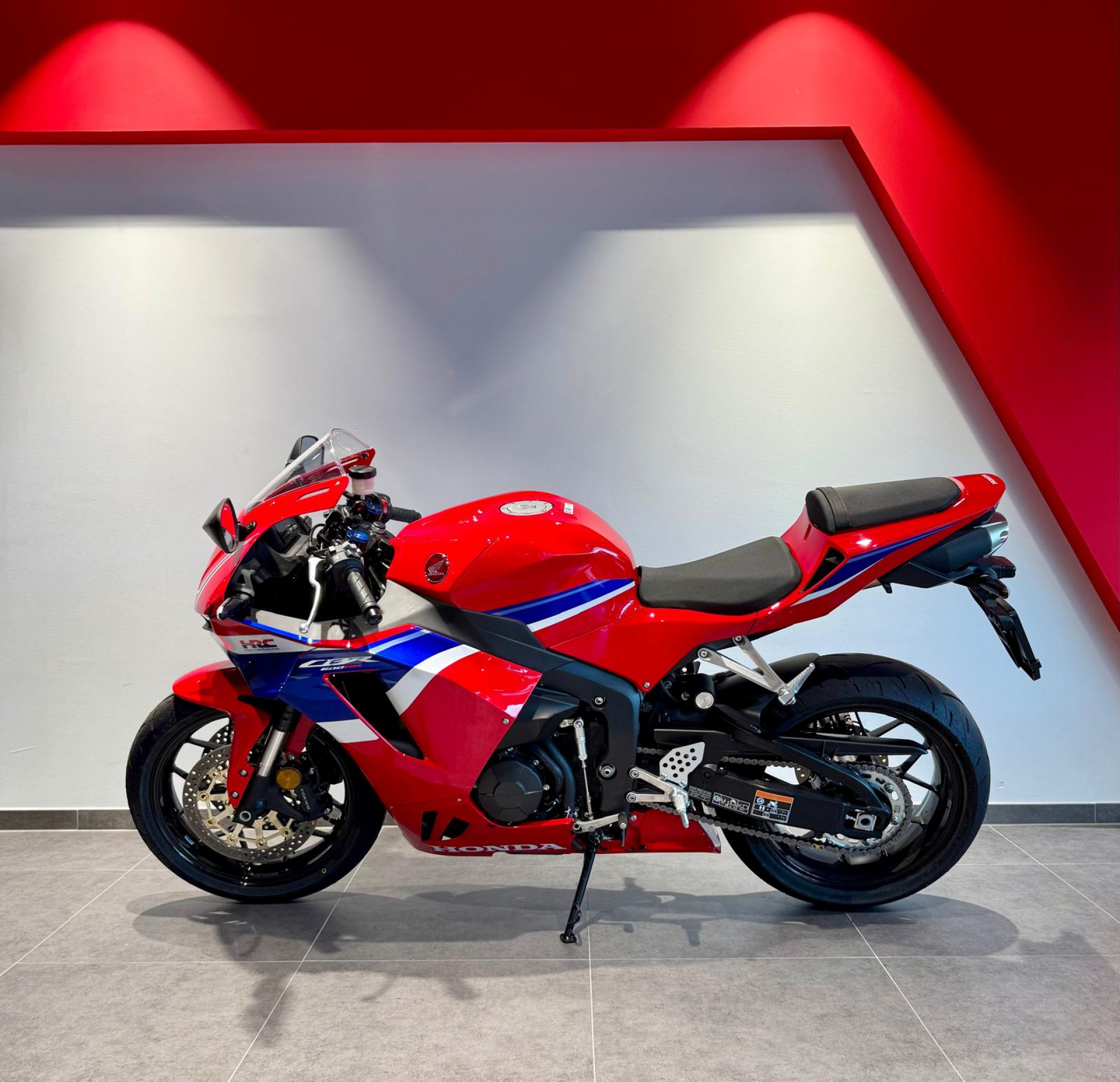 HONDA CBR 600 RR-showroom-element-2