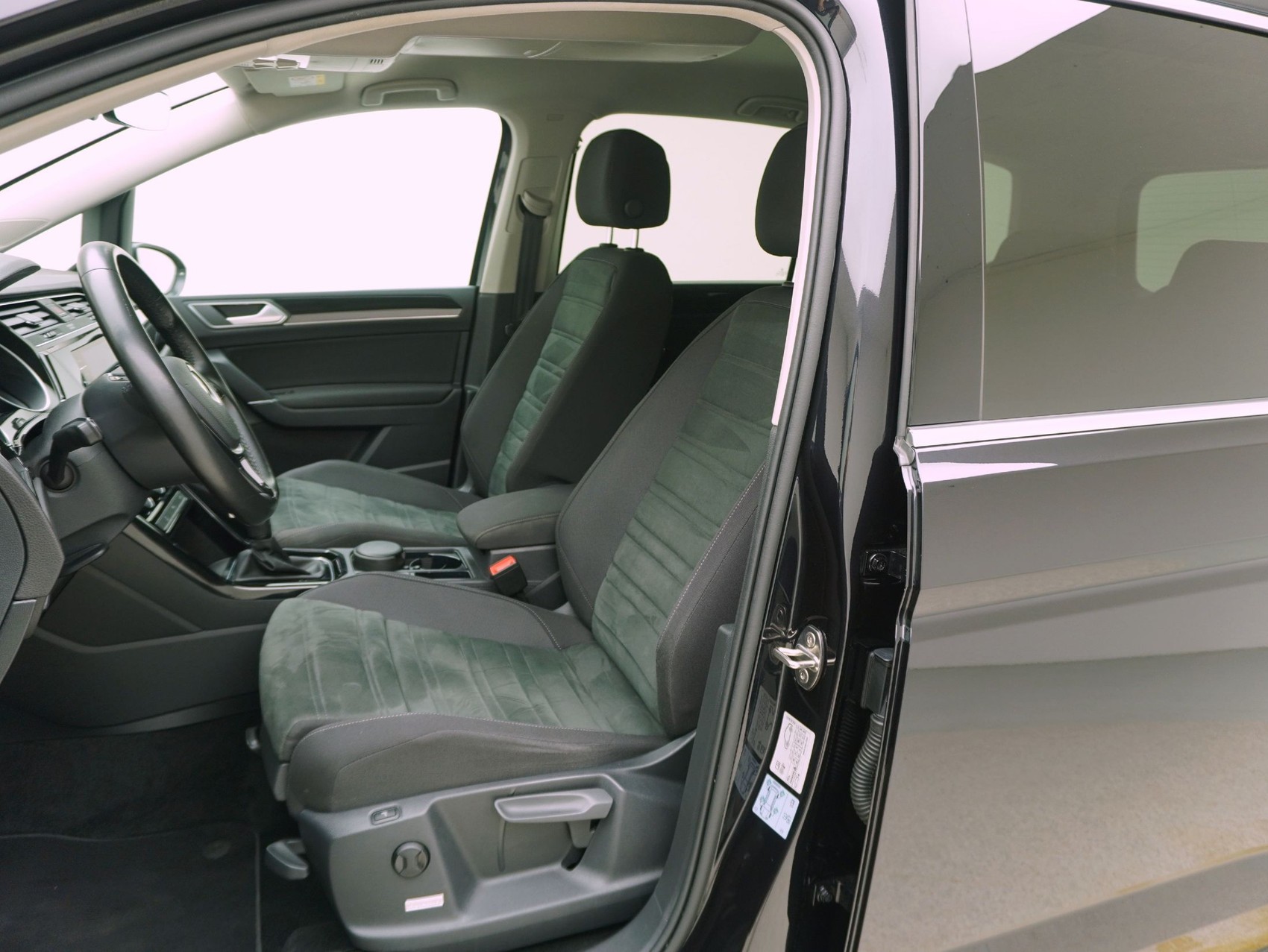 VW Touran 1.5 TSI DSG Highline-image-8