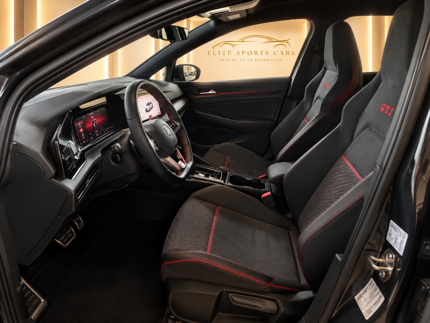 VW Golf 2.0 TSI GTI Clubsport DSG-image-6
