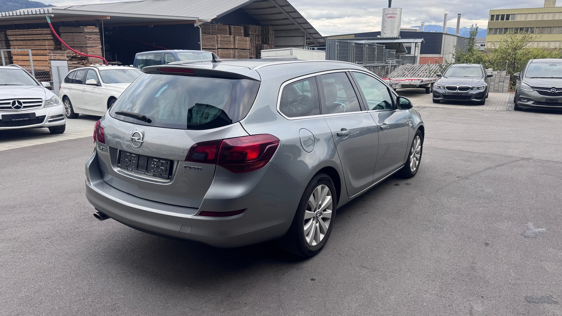 OPEL Astra SportsTourer 1.6i 16V Turbo Sport-image-2