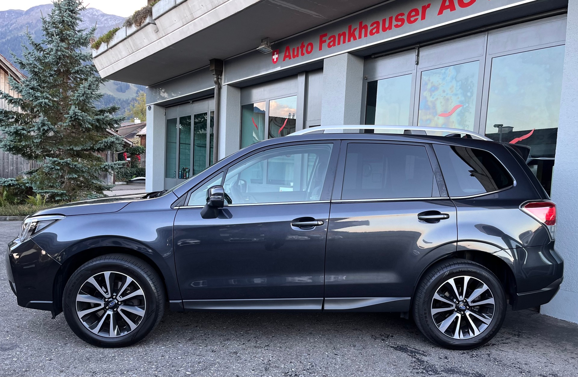SUBARU Forester 2.0XT Luxury Lineartronic-image-3
