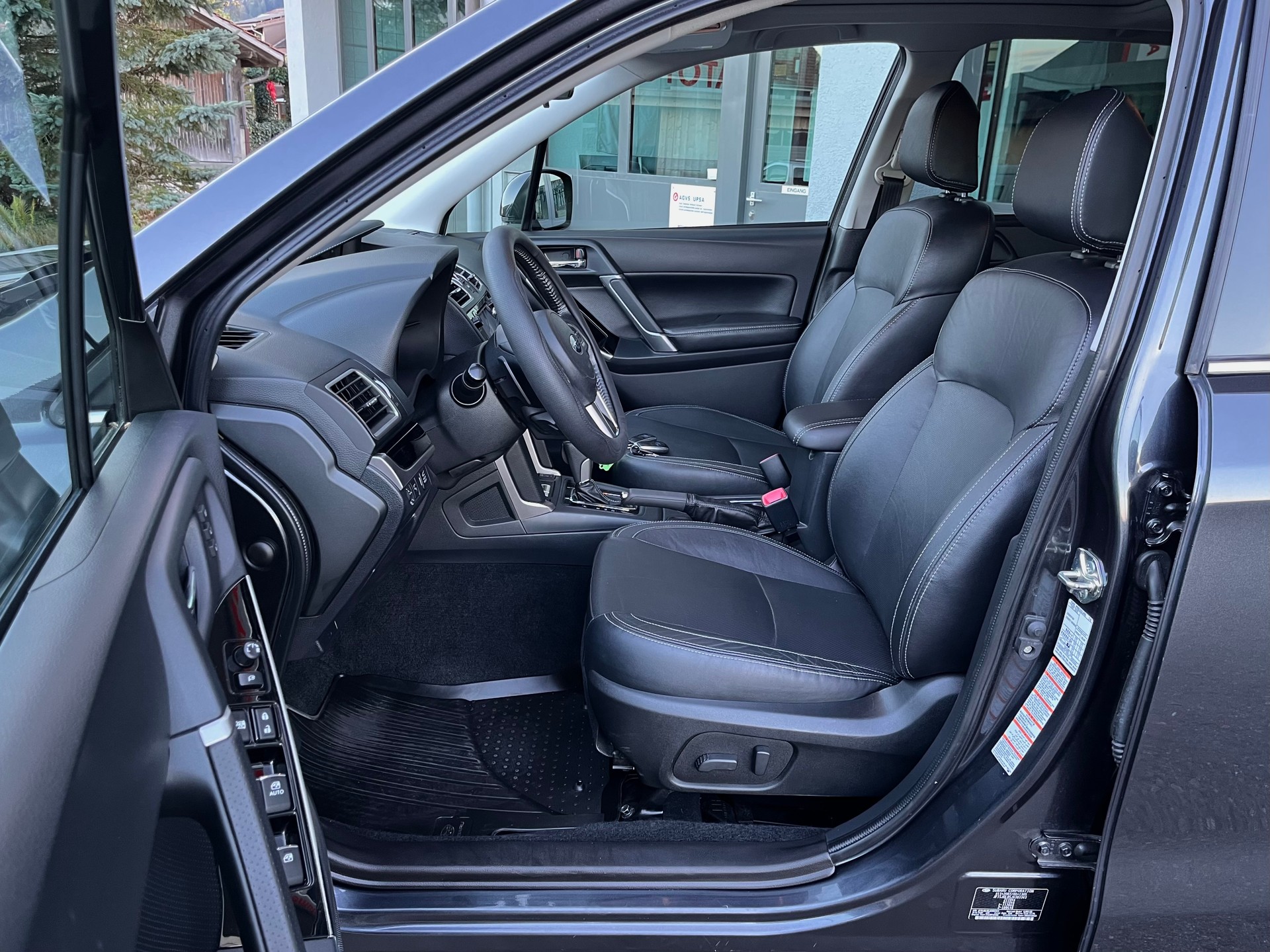 SUBARU Forester 2.0XT Luxury Lineartronic-image-7