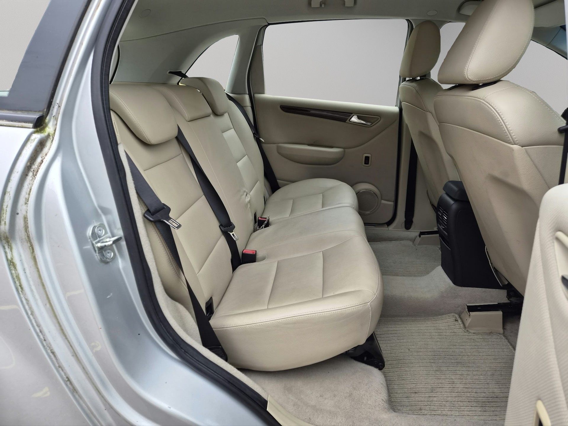 MERCEDES-BENZ B 200-image-14