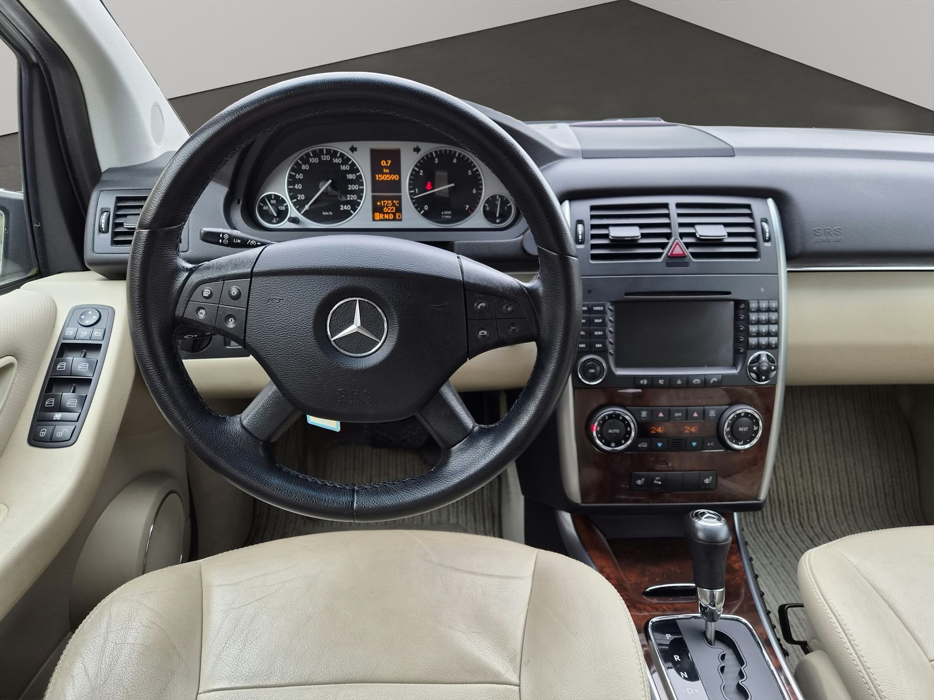MERCEDES-BENZ B 200-image-9