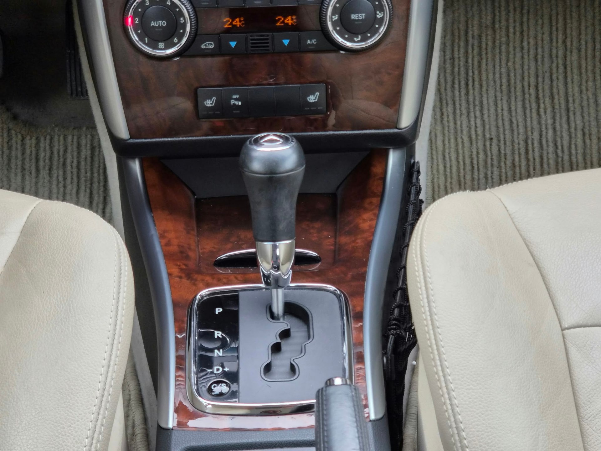 MERCEDES-BENZ B 200-image-10