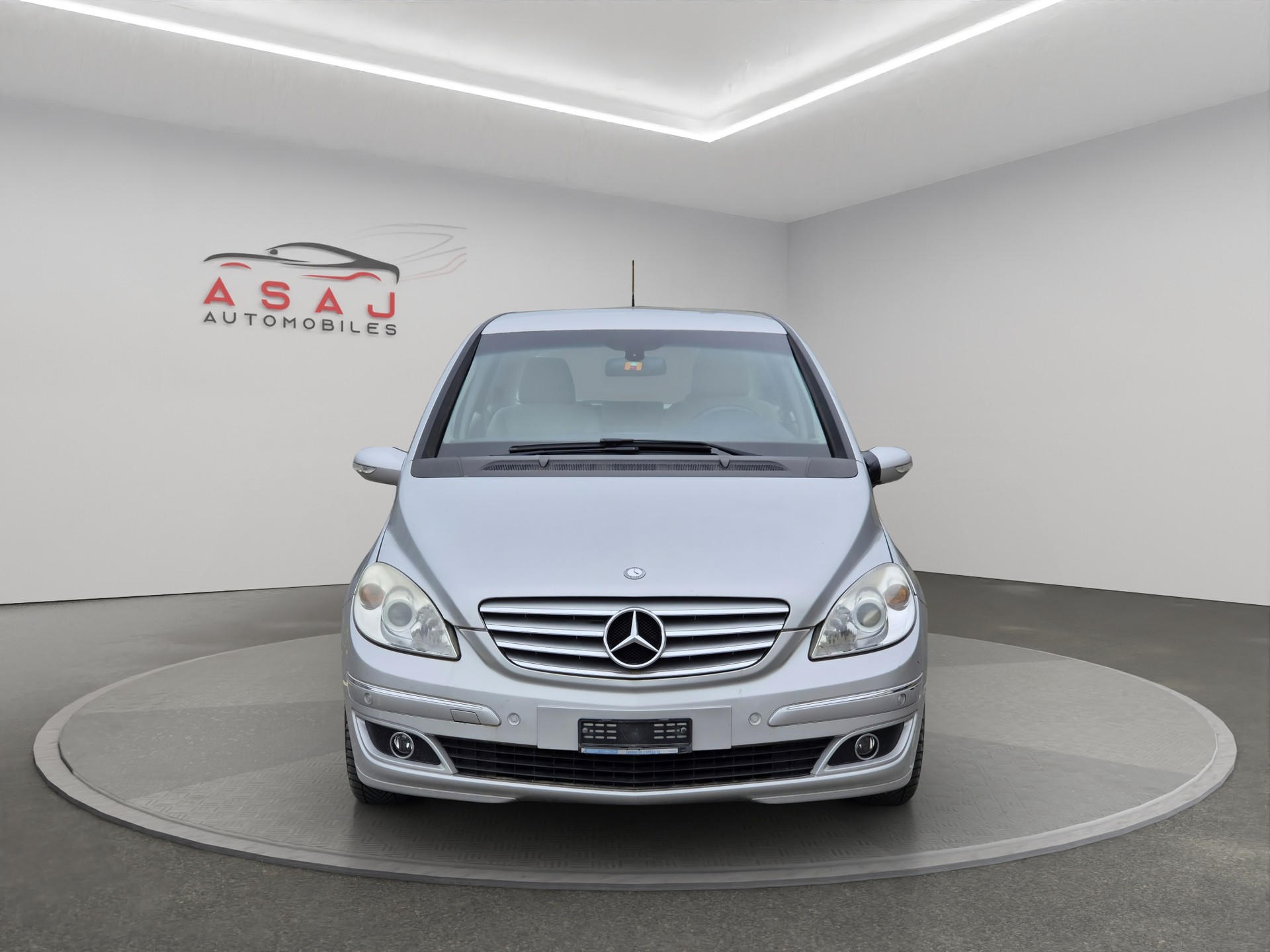 MERCEDES-BENZ B 200-image-1