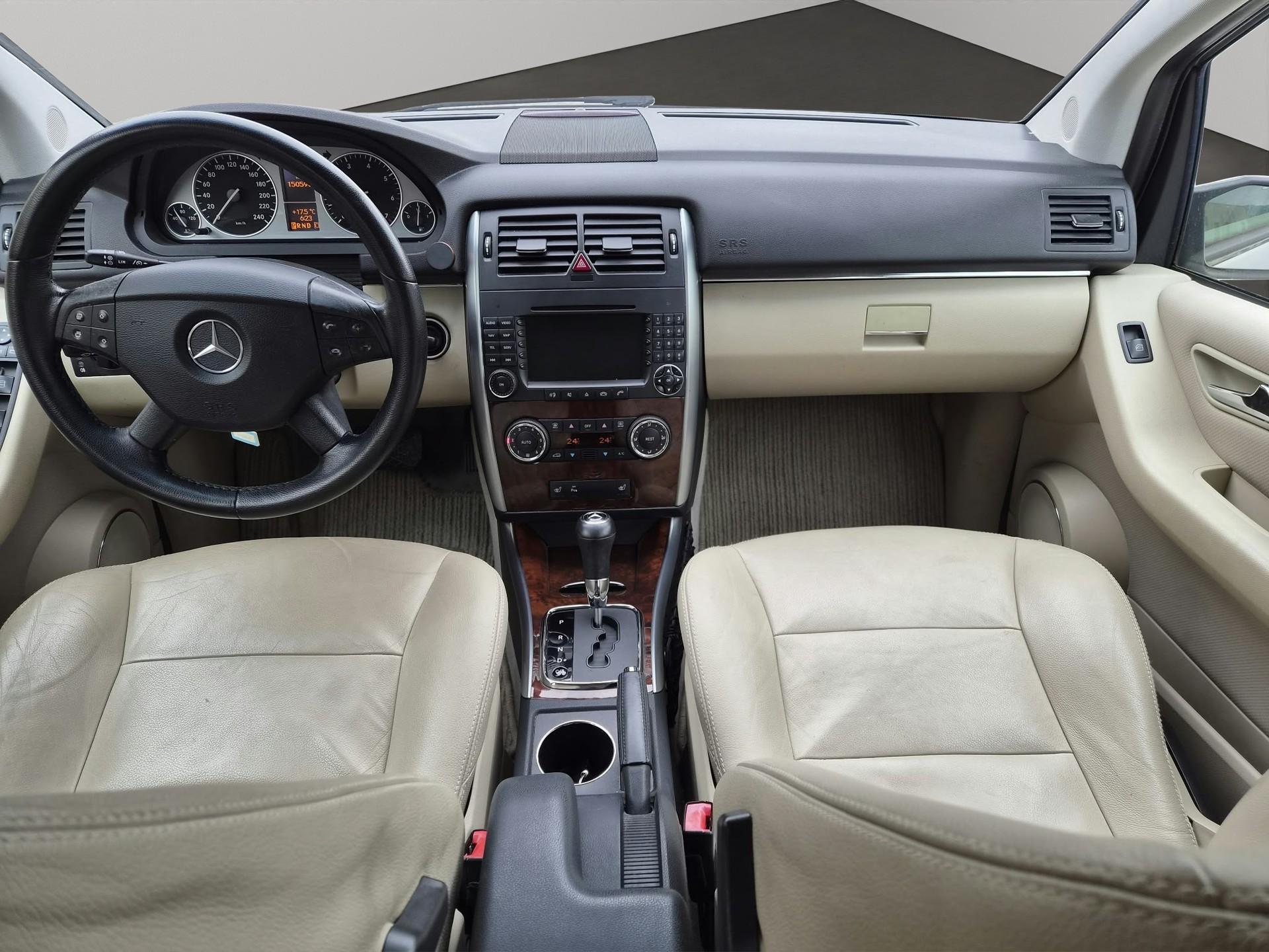MERCEDES-BENZ B 200-image-8