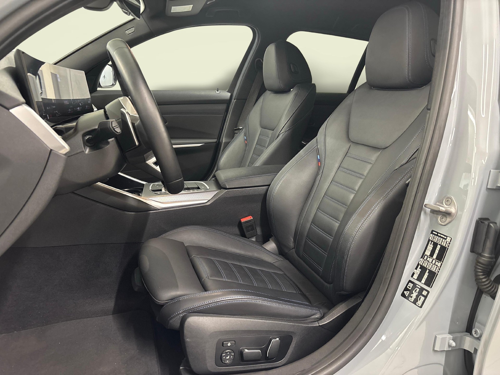 BMW 3er Reihe G21 Touring 320d xDrive 48V M-Sport-image-8
