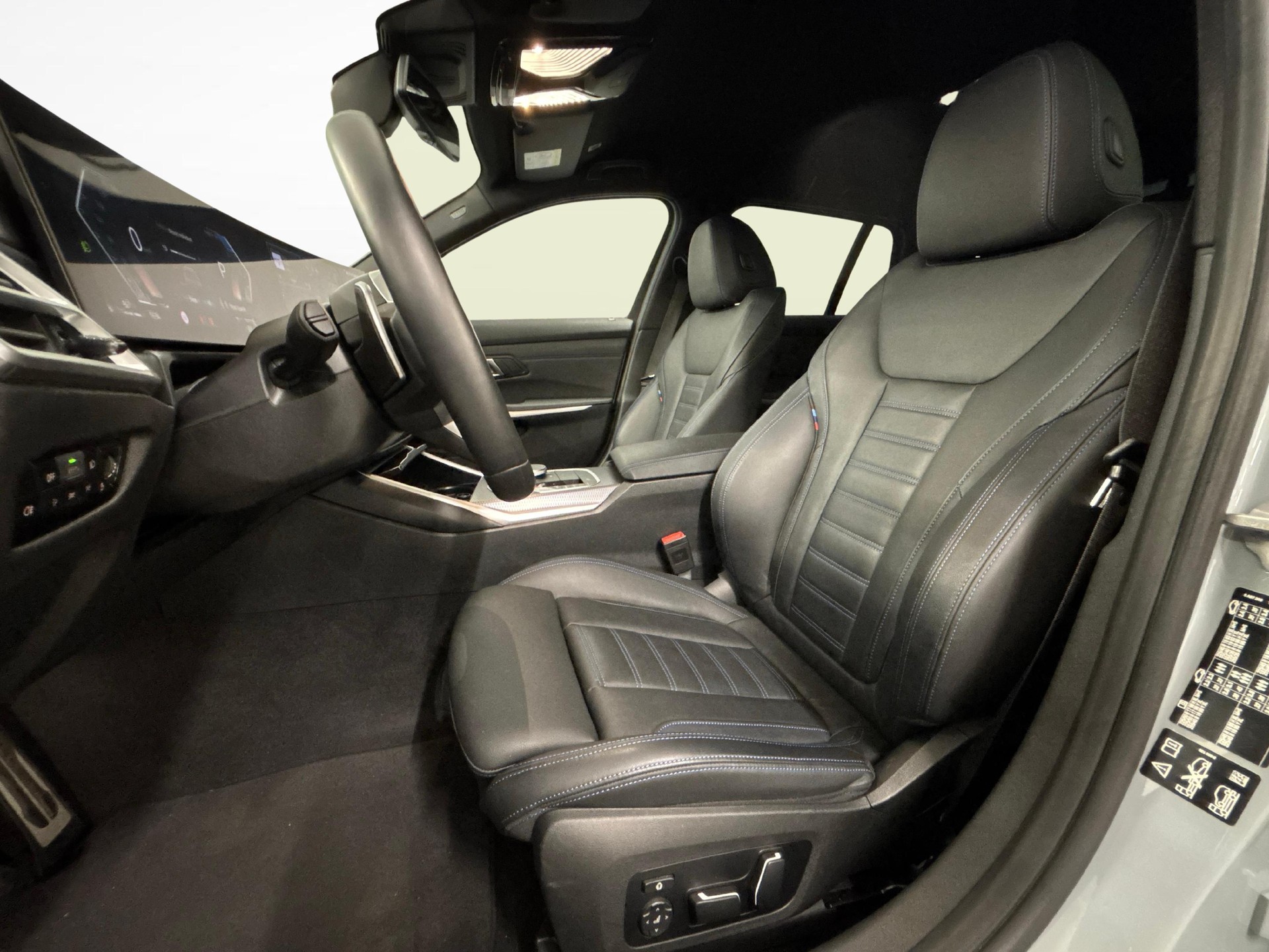 BMW 3er Reihe G21 Touring 320d xDrive 48V M-Sport-image-9