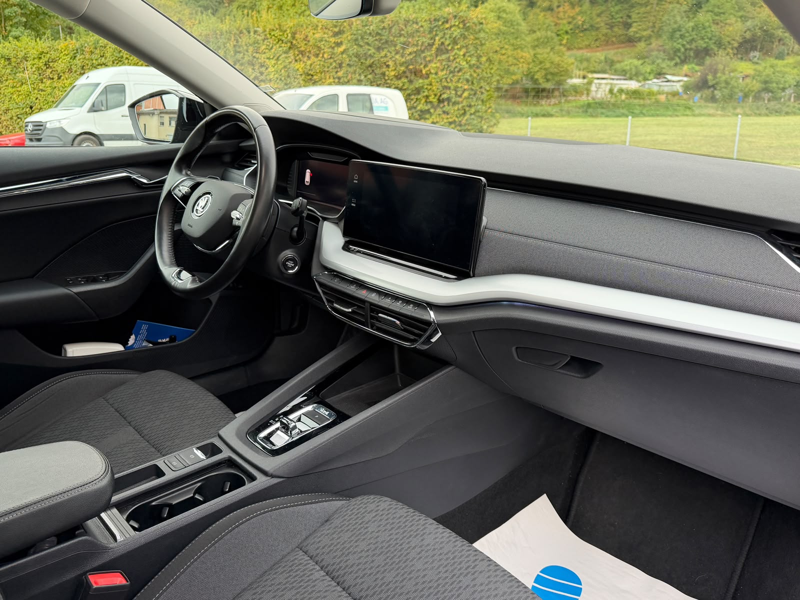 SKODA Octavia Combi 2.0 TDI DSG Style 4x4-image-9