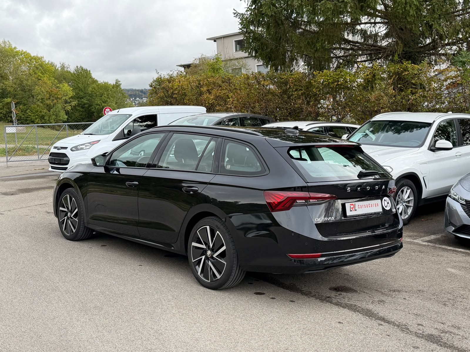 SKODA Octavia Combi 2.0 TDI DSG Style 4x4-image-6
