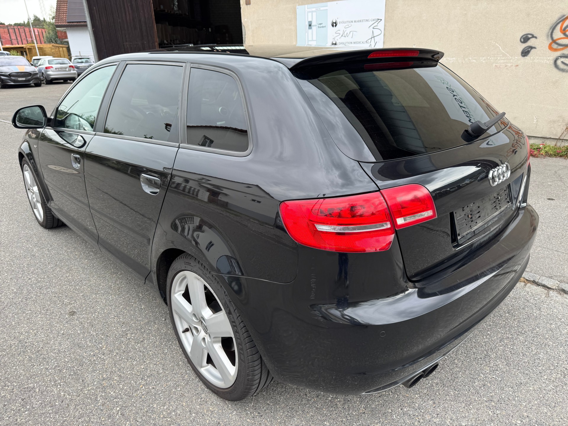 AUDI A3 Sportback 2.0 TFSI Ambiente quattro S-tronic-image-6