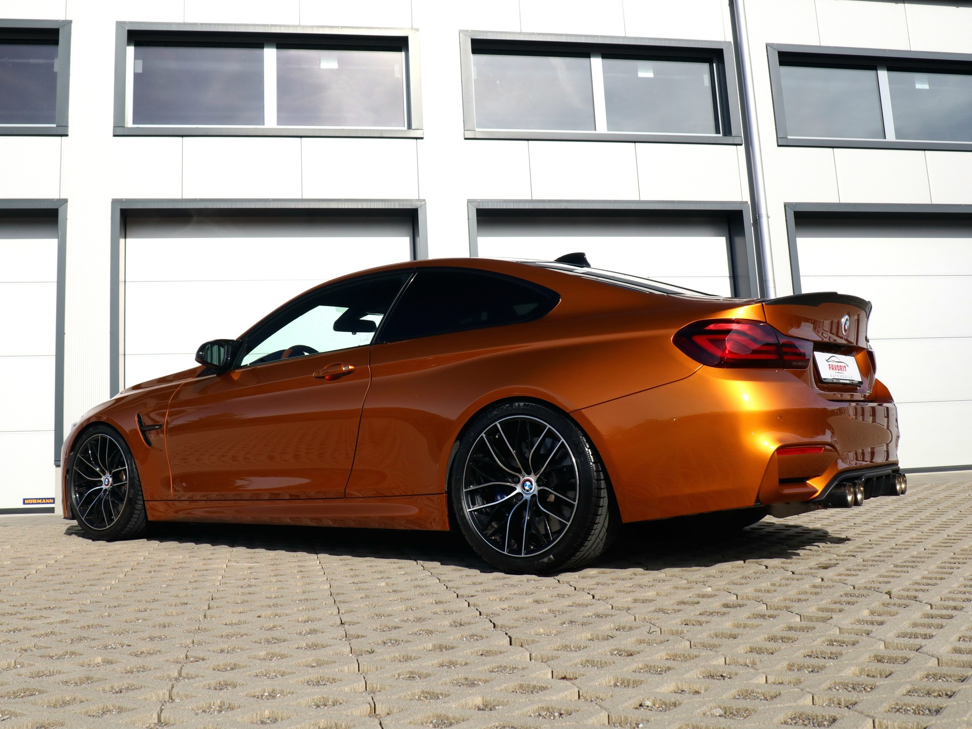 BMW M4 Coupé Competition DKG-image-9