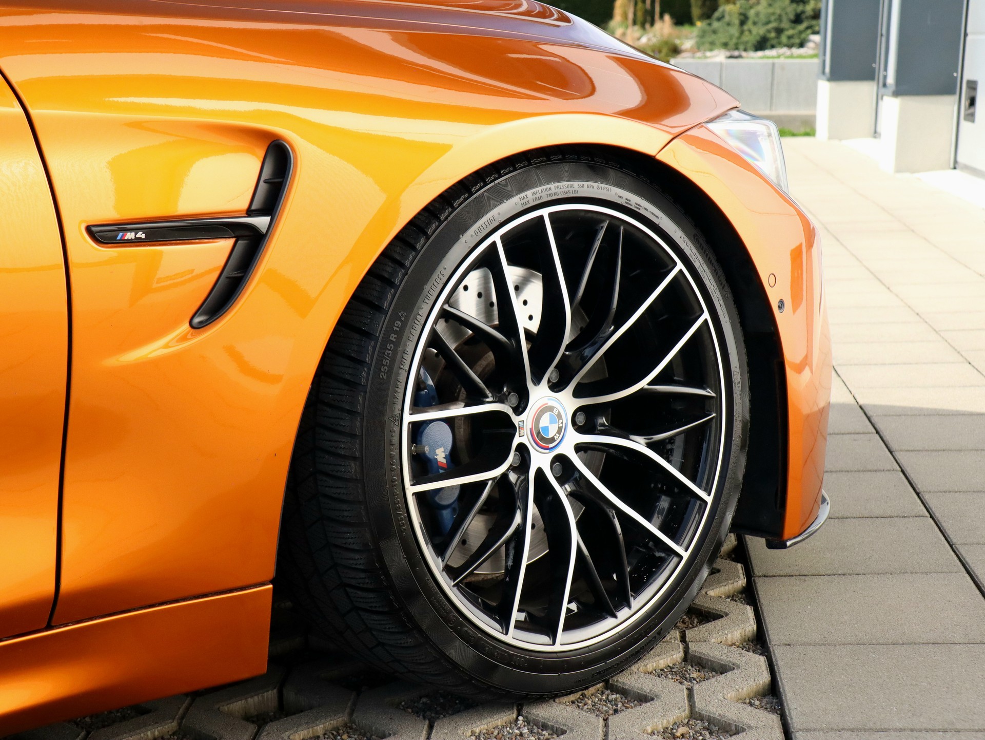 BMW M4 Coupé Competition DKG-image-8
