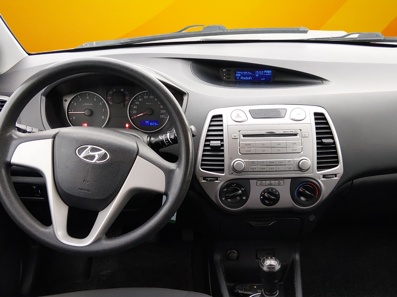 HYUNDAI i20 1.2 Comfort-image-7